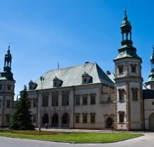 Odkryj historyczny Pałac Biskupów Krakowskich podczas city breaku w Kielcach.