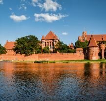 Gotycki Zamek Krzyżacki w Malborku – największa atrakcja miasta, obowiązkowy punkt city breaku w Polsce.